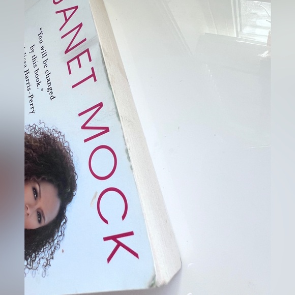 Janet Mock Redefining Realness Paperback Biography Autobiography Preloved - Picture 3 of 7